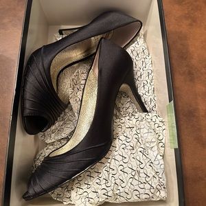 Adrianna Papell Black Satin Heel with gold sparkly heel 6.5 M width